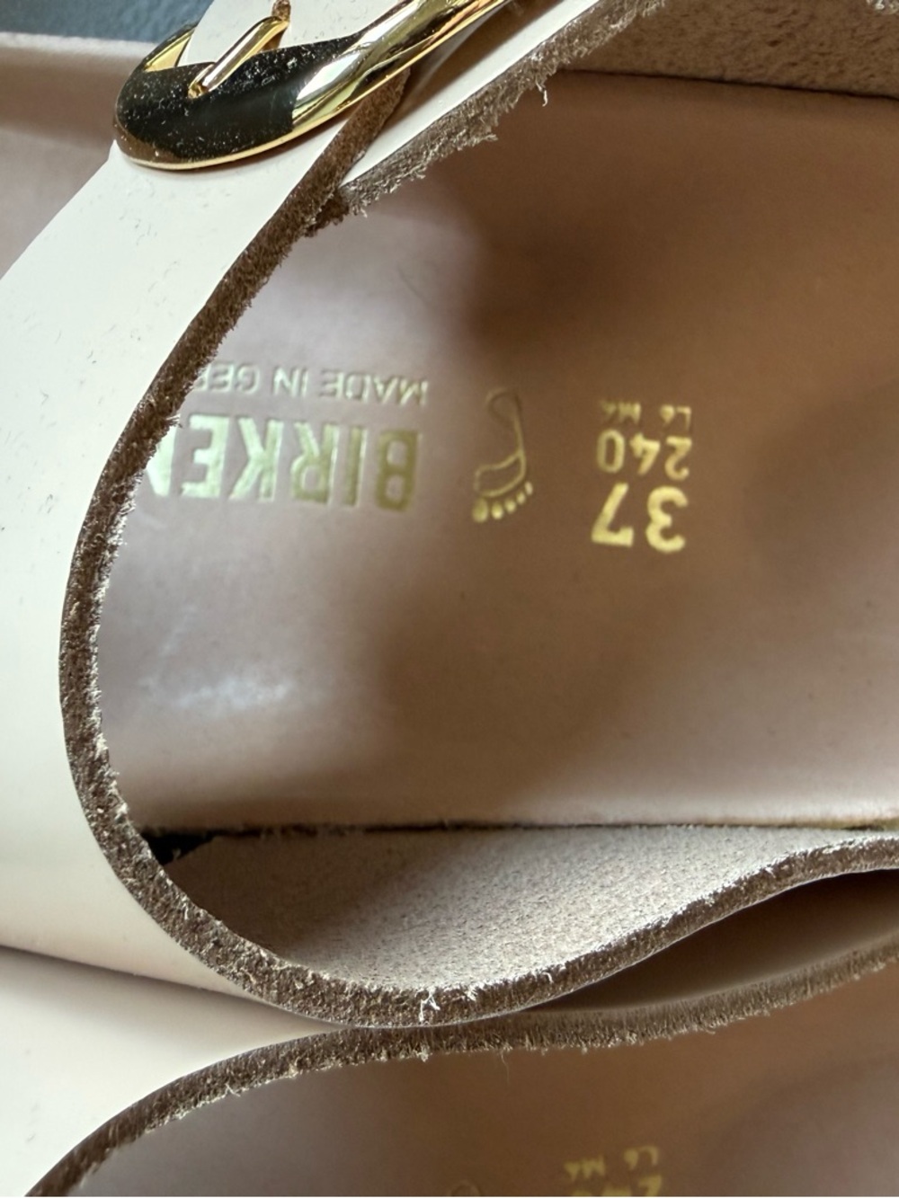 Birkenstock Gizeh Thong Sandals in Pale Pink with Gold Large Buckle 37 wide - Picture 2 of 4